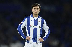 乐鱼体育官方网站-罗布森：祖比门迪几乎从不直传，他的运动能力不强于若日尼奥