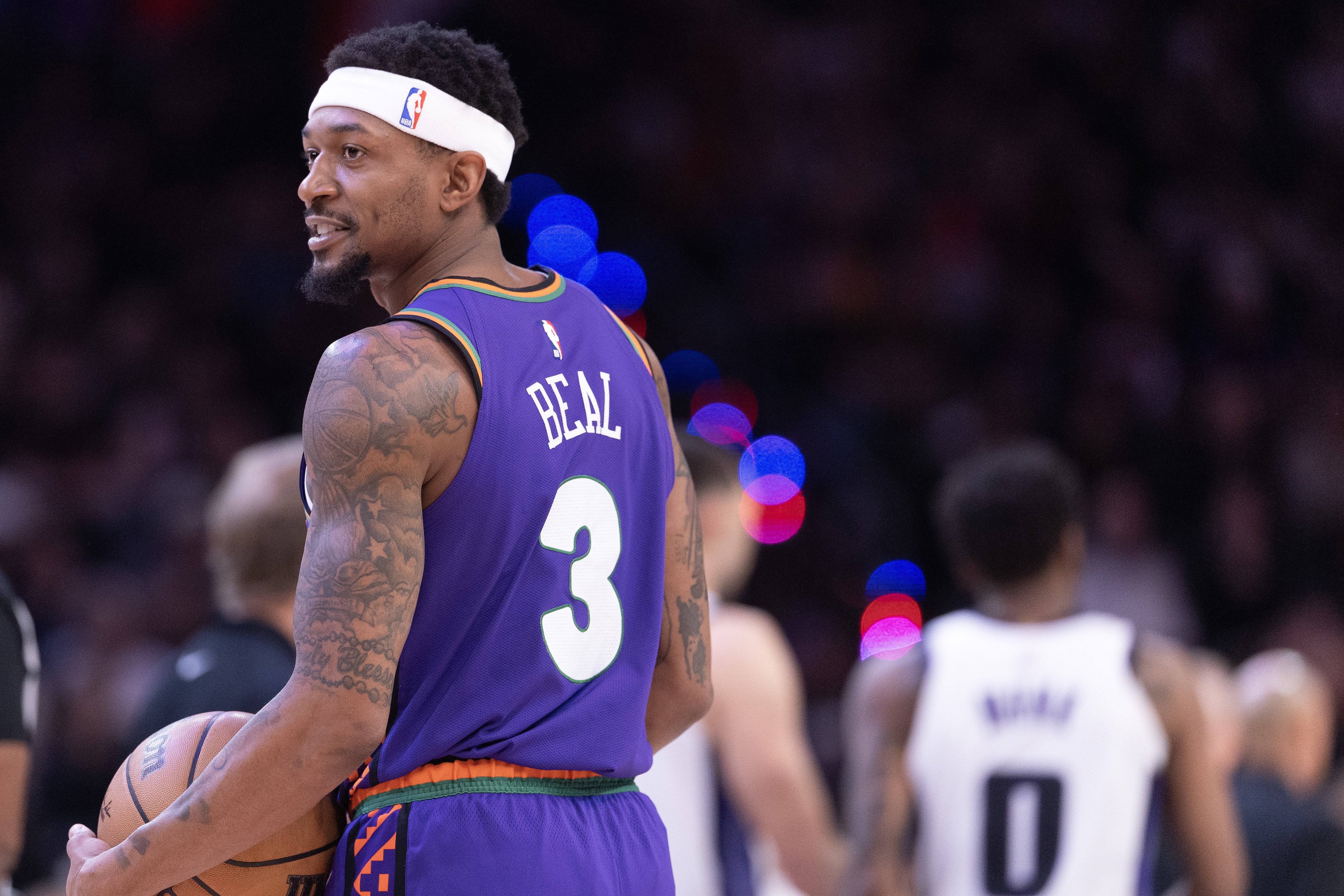 美记：比尔买断声明随时可能发布 若无变故加盟快船仍是板上钉钉