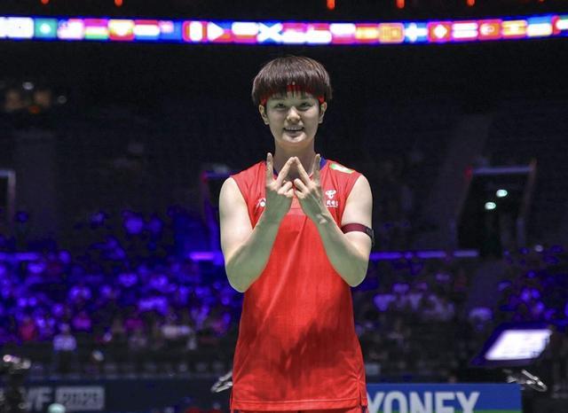 乐鱼体育登录入口-祝贺！国羽高奏凯歌，女单2-0横扫日本队，女双惊险战胜美国组合