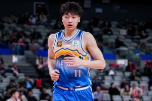 探长：齐麟季后赛的战术地位显著提高 他将承担更多&amp;要被考验更多